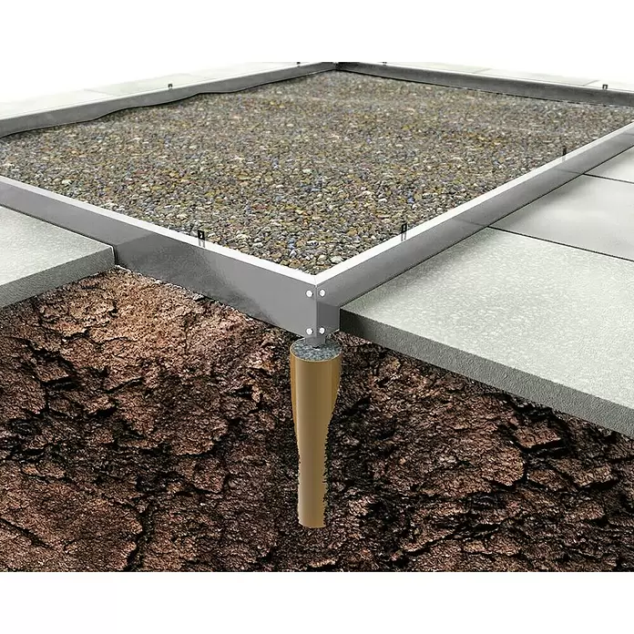 Halls Gewächshaus Popular 86 - Außenmaß inkl. Dachüberstand (B x T): 193 x 257 cm, Material Seitenwand: Glas, 3 mm, Silber - Silbernes Metall-Beetumrandungssystem mit Kiesfüllung, zeigt den zylindrischen Fundamentanker im Erdboden.