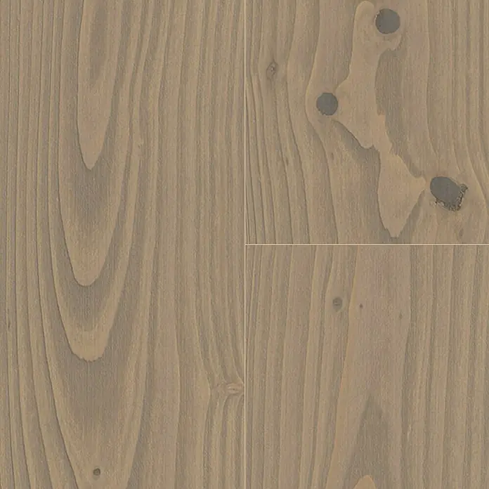 Living by Haro Parkett - Tanne pastell grau, Landhausdiele, 2.200 x 180 x 13,5 mm - Nahaufnahme eines Holzpaneels mit markanter Maserung und Astlöchern, ideal für rustikale Innenraumgestaltung oder Möbelbau.
