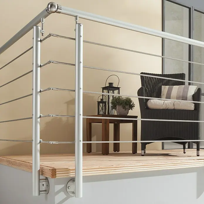 Treba Frewa Eck-Set ES4 - Aluminium, Stufenlose Winkeleinstellung: 90 ° - 180 ° - Edelstahlgeländer mit horizontalen Streben und stabilen Pfosten bietet Sicherheit und modernes Design für den Außenbereich.