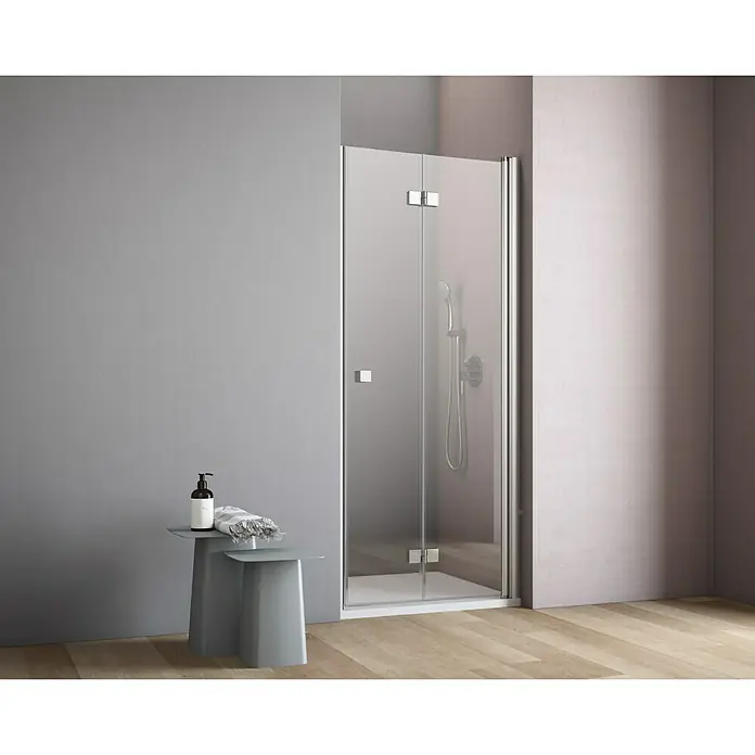 GEO Hit Nischendusche B-N400 - 80 x 202,2 cm, Beschichtet, Silber, 6 mm, DIN Anschlag: Rechts - Eine moderne Duschkabine mit klaren Glaswänden und silbernen Beschlägen, die ein elegantes Badezimmerdesign betont.