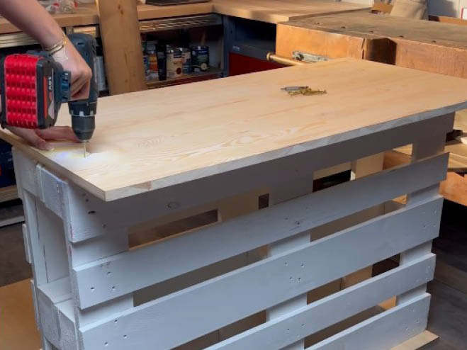 DIY Bar aus Paletten Schritt 3
