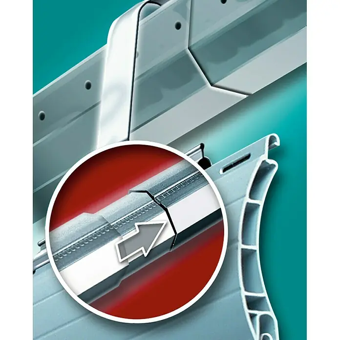 Schellenberg Eje octogonal telescópico - 60 mm x 1,5 m - Primer plano de un perfil de persiana enrollable con guía, que muestra tecnología y construcción innovadoras para una protección óptima.