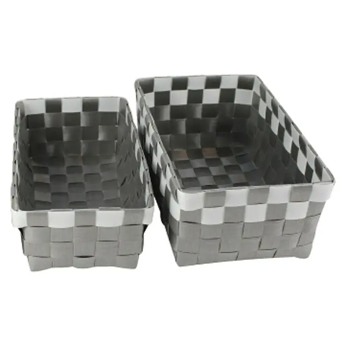 Juego de cestas trenzado - Blanco/gris, 2 pzs., Polipropileno - Dos cestas de almacenamiento grises tejidas con detalles blancos en diferentes tamaños, perfectas para organizar artículos del hogar.