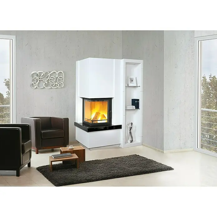 Hark Kaminbausatz Easy 500 - 8 kW, Raumheizvermögen: 220 m³, Mit Regal, Naturschwarz - Wohnzimmer mit elegantem Kaminofen und modernen Möbeln. Der Kamin dient als Blickfang.