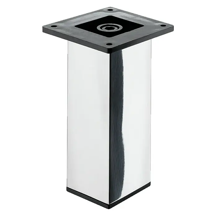 Hettich Möbelfuß Aryta - L x B x H: 5 x 5 x 15 cm, Traglast: 50 kg, Stahl, Silber - Ein quadratischer Möbelfuß aus glänzendem Chrom mit einer schwarzen Montageplatte für eine stilvolle und stabile Basis.