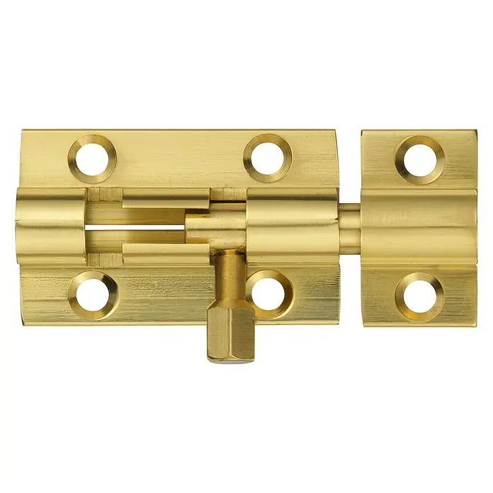 Abus Pestillo deslizante SR40 - Puerta interior, Latón - Primer plano de un cerrojo cilíndrico de latón dorado sobre un fondo negro. Un cierre resistente y fiable para puertas.