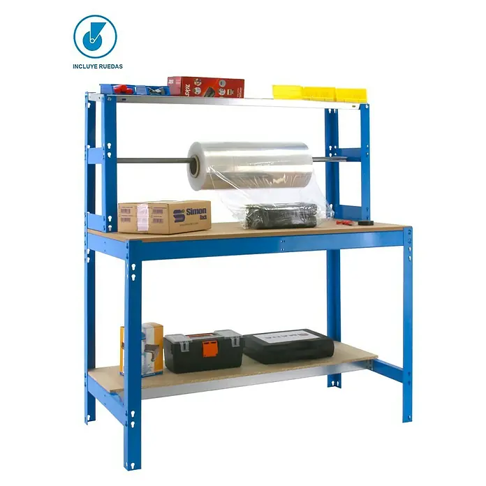 Simonrack Simonwork Banco de trabajo BT4 Mobile - L x An: 76 x 121 cm, Altura de trabajo: 144,5 cm, Carga soportada: 120 kg, Azul - Imagen de un banco de trabajo azul con estante superior, rollo de film de embalaje y diversas herramientas y materiales.