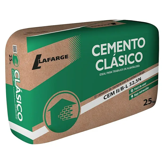 BHS Cataluña Cemento Portland CEM II 32,5 N - 25 kg - Primer plano de un saco de 25 kg de cemento "Clásico" de LAFARGE, ideal para trabajos de albañilería, CEM II/B-L 32,5N, fácil de usar y baja retracción.