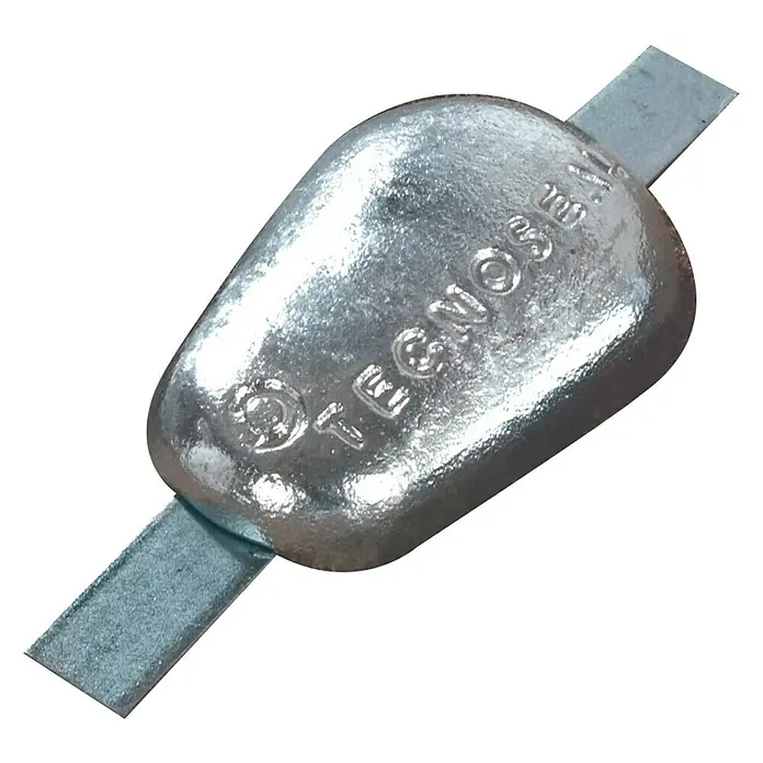 Rumpfanode - Zink, Salzwasser, L x B x H: 140 x 90 x 35 mm, Schweißen - Nahaufnahme eines glänzenden, silberfarbenen TECNOSIL-Anodenschutzes mit einem Metallband, das durch ihn hindurchläuft.