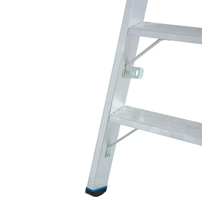 Krause Stehleiter10 Stk., Arbeitshöhe: 4,35 m, Aluminium - Detailaufnahme einer Aluminium-Trittleiter mit rutschfesten Stufen und blauen Fußkappen für sicheren Stand. Ideal für Hausarbeiten.