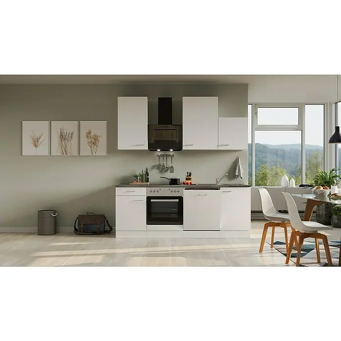 Flex-Well Lucca Küchenzeile Typ 1 - Breite: 220 cm, Höhe: 234 cm, Weiß, Mit Elektrogeräten - Eine moderne Küche mit weißen Schränken, einer schwarzen Dunstabzugshaube und einem Esstisch mit Stühlen in einem hellen Raum.