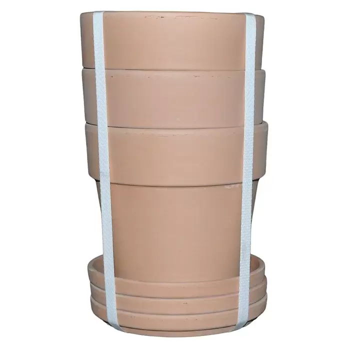 Pflanztopf Calima - Außenmaß (Ø x H): 15 x 25 cm, Keramik, Beige - Gestapelte Terrakotta-Töpfe und Untersetzer, mit weißen Bändern gesichert.
