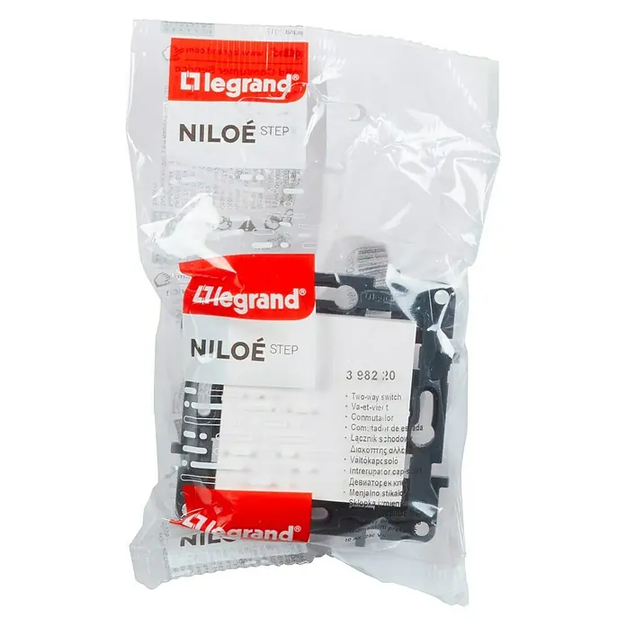 Legrand Niloé Step Conmutador - Blanco, Colocar, IP44 - Toma del interruptor de dos vías Legrand Niloe Step en su embalaje, mostrando información del producto.