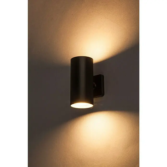 Starlux Akku-Wandleuchte Avio - 2,6 W, 7,1 x 5,3 x 11 cm, IP44, Schwarz - Eine moderne, schwarze Wandleuchte wirft warmes Licht nach oben und unten und sorgt für eine stilvolle Beleuchtung.