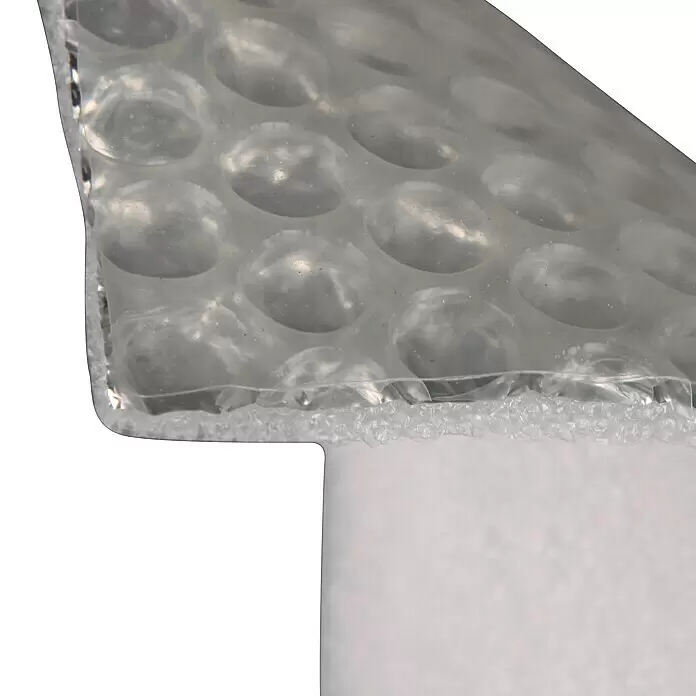 Bur2000 Aislamiento reflexivo Termoreflex S-YC - 30 x 1,2 m, 36 m² - Primer plano de plástico de burbujas transparente para embalaje protector.