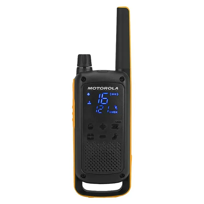 Motorola Solutions Walkie Talkie Talkabout T82 - Reichweite ca.: 10 km, Anzahl Kanäle: 16 Stk. - Das Bild zeigt ein Motorola TLKR-T82 Extreme Walkie-Talkie in Schwarz und Gelb mit einem beleuchteten Display.