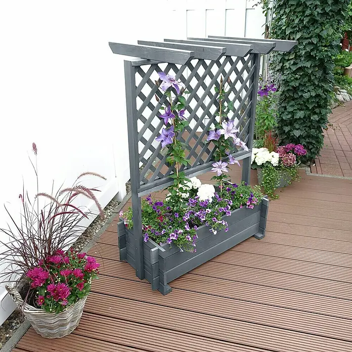 Promadino Pflanzkasten mit Pergola - Außenmaß (L x B x H): 139 x 65 x 112 cm, Holz, Grau - Das graue Pflanzgefäß mit Rankgitter ist mit lila und weißen Blumen bepflanzt. Ein dekorativer Hingucker für den Garten oder die Terrasse.
