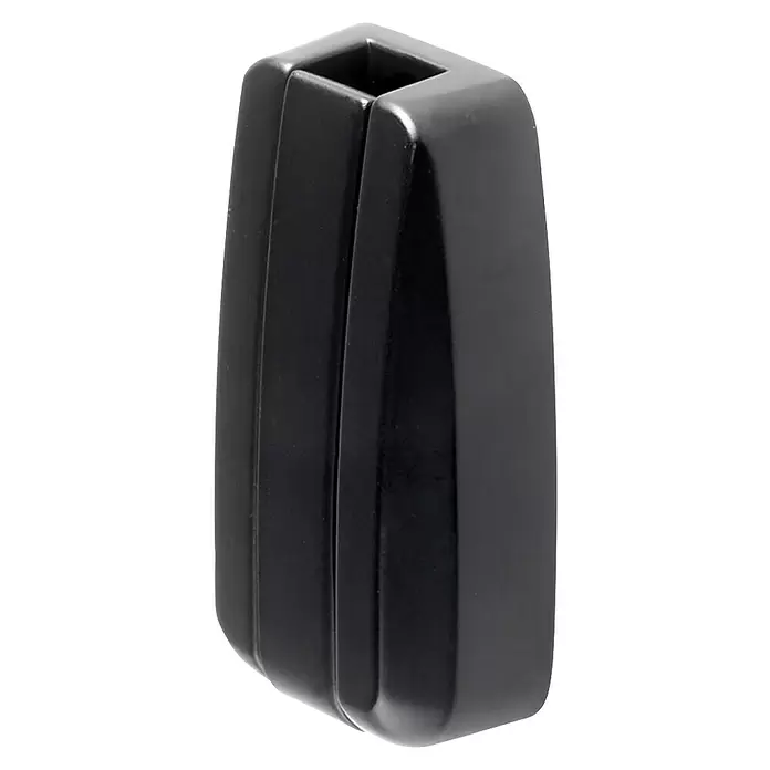 Rei Garderobenhaken C8727 - L x B x H: 14 x 25 x 50 mm, Zinkdruckguss, Schwarz - Schwarze, rechteckige Hülse mit vertikalen Rillen und quadratischer Öffnung oben.