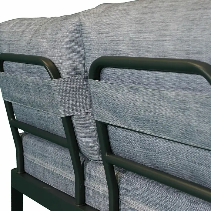 Bonlay Loungesofa Elara - B x T x H: 148 x 65 x 83 cm, Aluminium, Polyester, HPL, Anthrazit - Nahaufnahme eines Sofas mit hellblauem Stoffbezug und einem dunkelgrünen Metallrahmen.