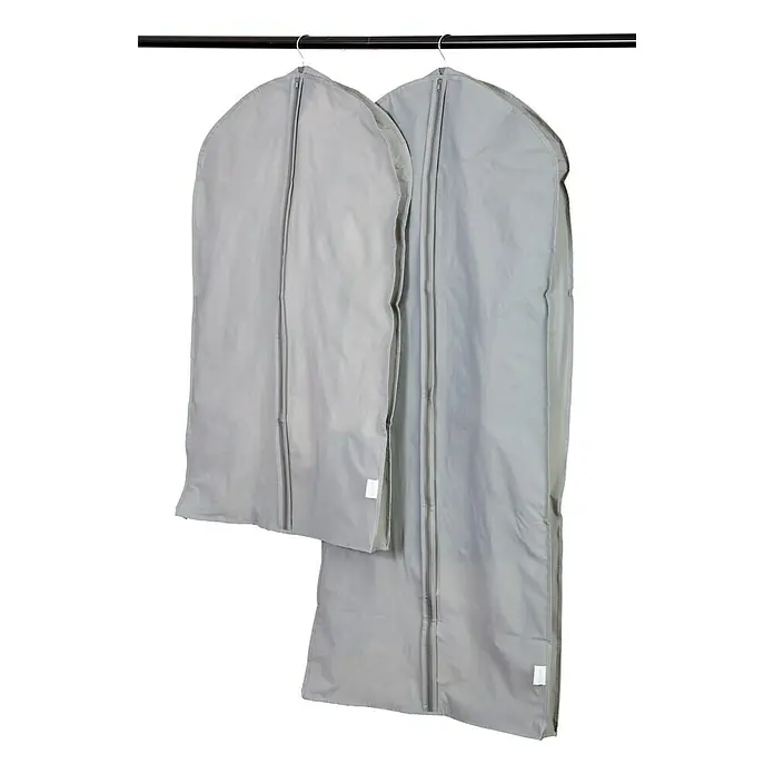 Kleidersack-Set - 2 Stk., Polyester - Zwei graue Kleidersäcke hängen an einer Kleiderstange, ideal zur Aufbewahrung und zum Schutz Ihrer Kleidung vor Staub und Beschädigungen.