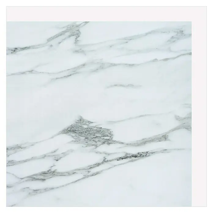 D-c-fix Fliesensticker Wall Tiles - 6 Stk., 30,5 x 30,5 cm, Premium Marble - Detailaufnahme einer weißen Marmorplatte mit grauen Adern, ideal für hochwertige Oberflächen und elegantes Design.