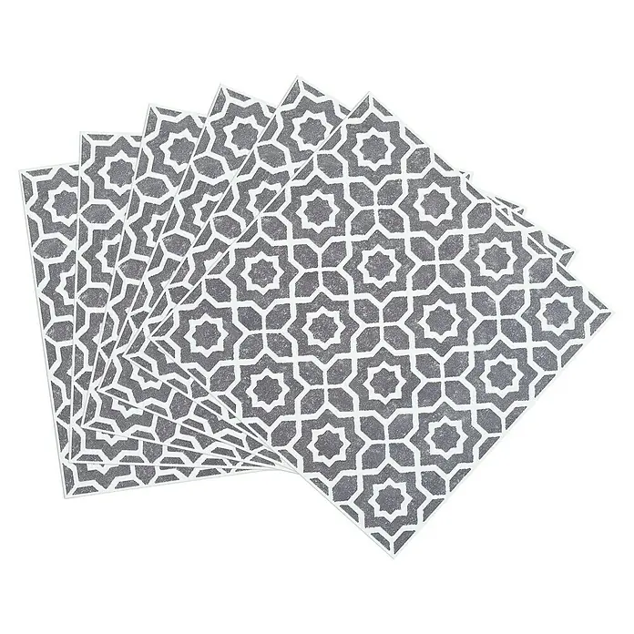 D-c-fix Fliesensticker Wall Tiles Lina - 6 Stk., 15 x 15 cm, Grau - Ein Stapel quadratischer grau-weißer Tischsets mit geometrischem Muster, ideal für stilvolle Tischdekorationen.