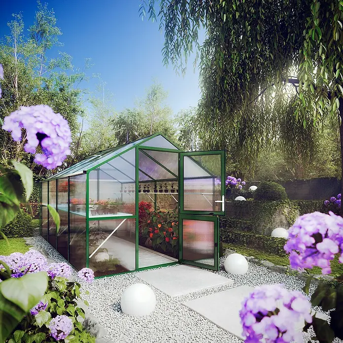 KGT Gewächshaus Rose IV - Außenmaß inkl. Dachüberstand (B x T): 233 x 429 cm, 10 mm, Moosgrün - Das Bild zeigt ein Gewächshaus mit geöffneter Tür, umgeben von blühenden Hortensien und einem gepflegten Garten.