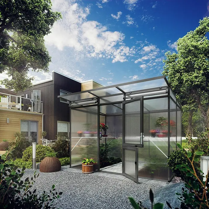 KGT Gewächshaus Linea II - Außenmaß inkl. Dachüberstand (B x T): 297 x 204 cm, 10 mm, Anthrazitgrau - Ein modernes Gewächshaus mit geöffneten Türen in einem gepflegten Garten. Das transparente Design fügt sich nahtlos in die Umgebung ein.
