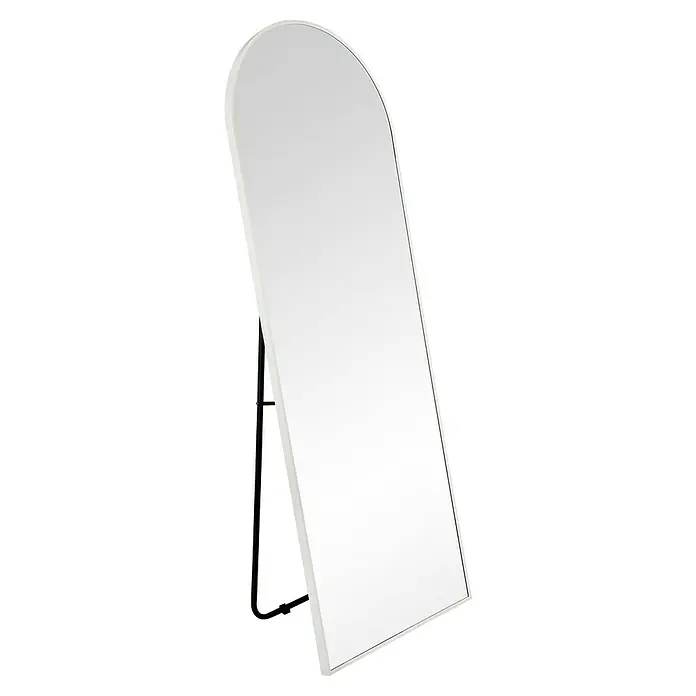 Standspiegel Mira - 57 x 160 cm, Weiß, Metall - Elegantes, bogenförmiges Standspiegel-Design mit schlankem, weißem Rahmen und verstellbarem Ständer für jeden Raum.\n