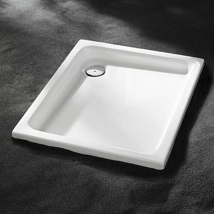 Camargue St. Gilles Duschwanne - L x B: 90 x 80 cm, Kunststoff, Weiß - Ein weißes, rechteckiges Duschbecken mit einem glänzenden Abfluss im modernen Badezimmer. Ideal für eine stilvolle Dusche.