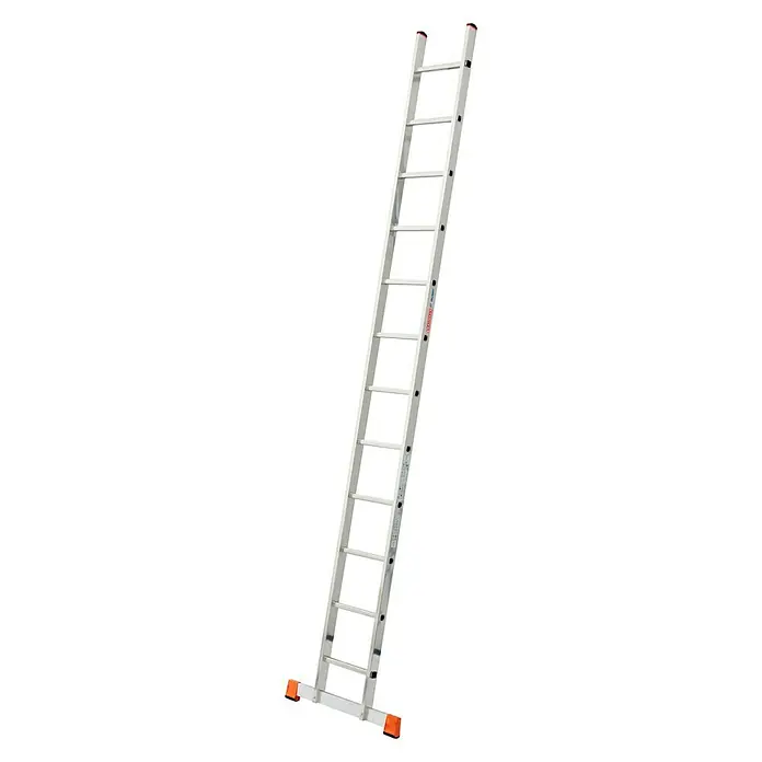 Krause Monto Anlegeleiter Sibilo - Anzahl Tritte: 12 Stk., Arbeitshöhe: 4,4 m, Aluminium - Eine silberne Anlegeleiter mit orangefarbenen Füßen steht auf einem weißen Hintergrund, ideal für Bau- und Wartungsarbeiten.