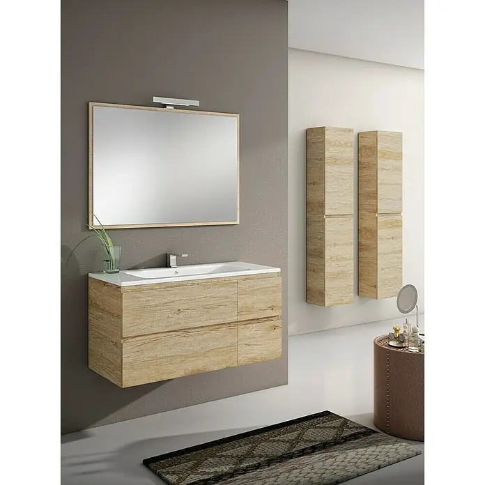 Armario colgante de baño Sheyla - L x An x Al: 25 x 35 x 160 cm, Nebraska natural - Un conjunto de baño moderno con un mueble de tocador con aspecto de madera, espejo y armarios altos que combinan almacenamiento y estilo.