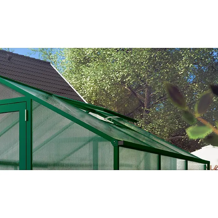 KGT Gewächshaus-Dachfenster - 62 x 102 x 5 cm, Moosgrün, Passend für: KGT Gewächshäuser mit 16 mm Glasstärke - Nahaufnahme eines grünen Gewächshauses mit einem offenen Fenster und einem Hausdach im Hintergrund, das die Qualität und Funktionalität hervorhebt.