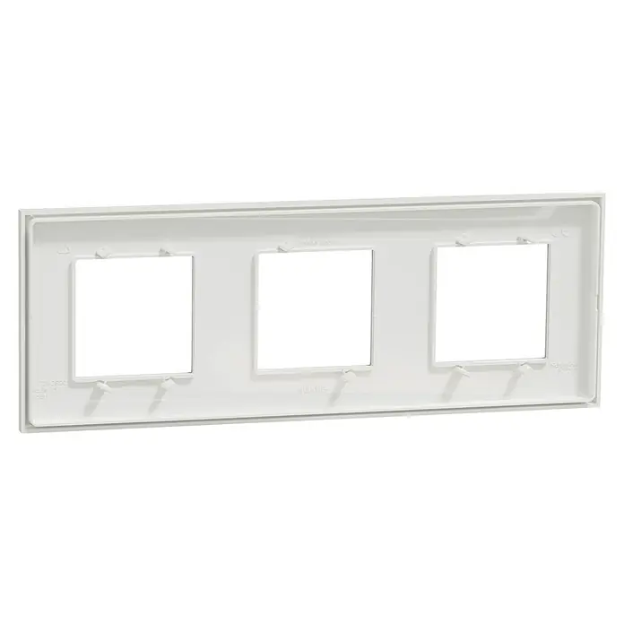 Schneider Electric New Unica Marco - Blanco, Modelo de mecanismos: x 3, Plástico, Colocar - Una placa de cubierta de interruptor triple blanca, ideal para interruptores y enchufes, diseñada para garantizar un aspecto limpio y profesional.