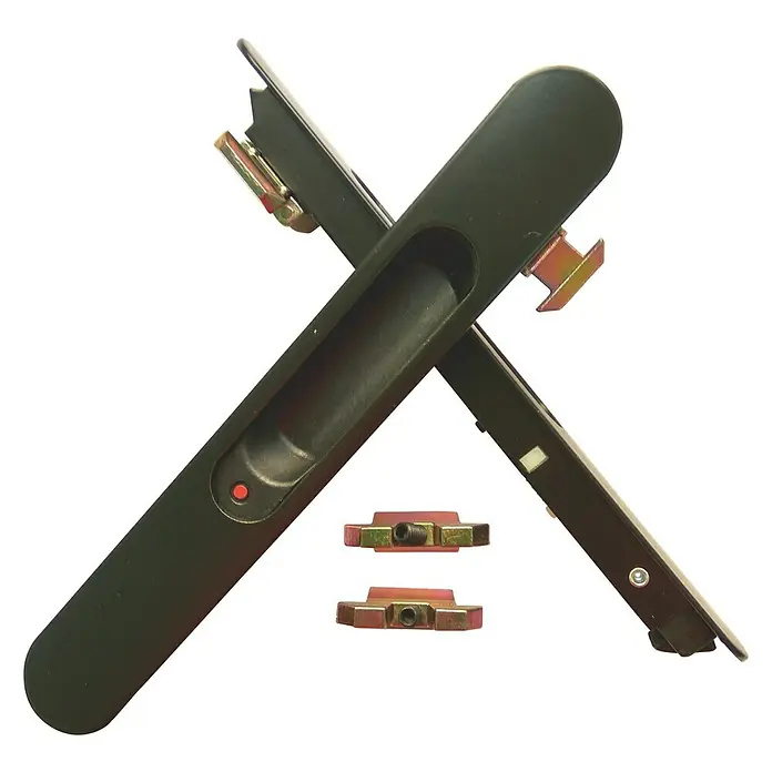 Cerradura para puertas y ventanas 81072 - Negro - La imagen muestra un conjunto de manija de ventana negra con accesorios dorados, ideal para ventanas modernas. Fabricado con precisión, ofrece seguridad y estilo.
