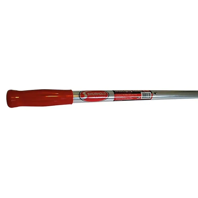 Mango de cepillo - Largo: 275 cm, Aluminio, Extensible - Primer plano de un mango telescópico Shurhold con un mango rojo. Ideal para la limpieza de áreas de difícil acceso.