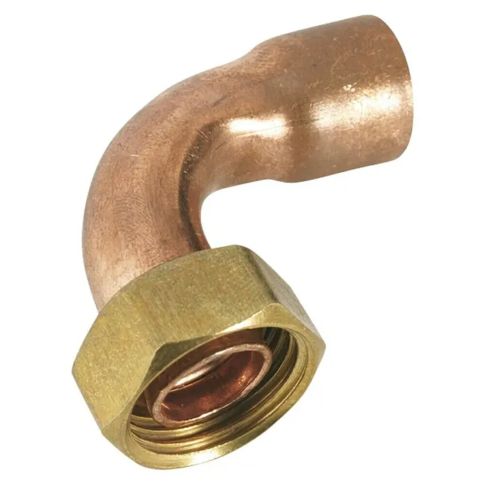 Racor curvo - 22 mm, Rosca exterior: ¾″, Cobre - Primer plano de un codo de tubo de cobre con racor de compresión de latón, utilizado en fontanería.