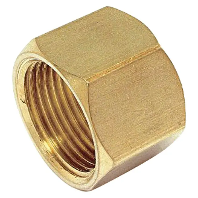 Manguito H - Rosca interior: 1″, Latón - Primer plano de una tapa de latón dorada con roscas internas, un accesorio robusto y duradero para sistemas de plomería.