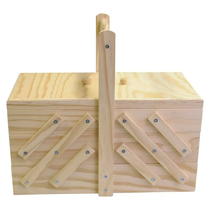Artemio Caja de madera costurero - 32 x 29 x 16 cm, Natural/marrón claro - Una caja de costura artesanal de madera clara con una práctica asa y compartimentos desplegables para accesorios de costura.
