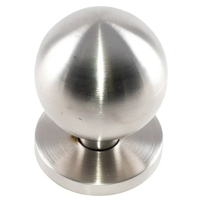 Micel Pomo giratorio 10001 - Acero inoxidable - Primer plano de un pomo de puerta de acero inoxidable con un diseño esférico montado sobre una base circular.