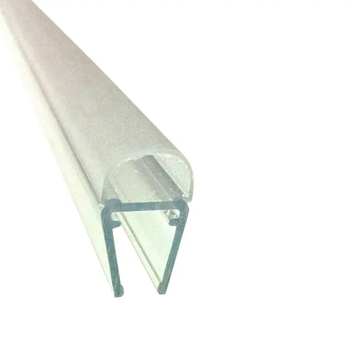 Perfil de sellado - 200 x 1,1 x 2 cm, Transparente - Primer plano de un perfil de aluminio LED. Ideal para instalar tiras LED, proporcionando refrigeración y protección.