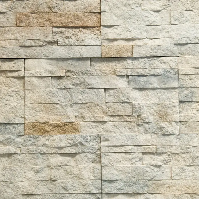 Revestimiento de piedra Salonica Cuarzo - 60 x 30 x 2 cm - Pared de piedra clara con patrones irregulares, ideal para diseño interior y exterior. Aspecto natural y textura robusta.