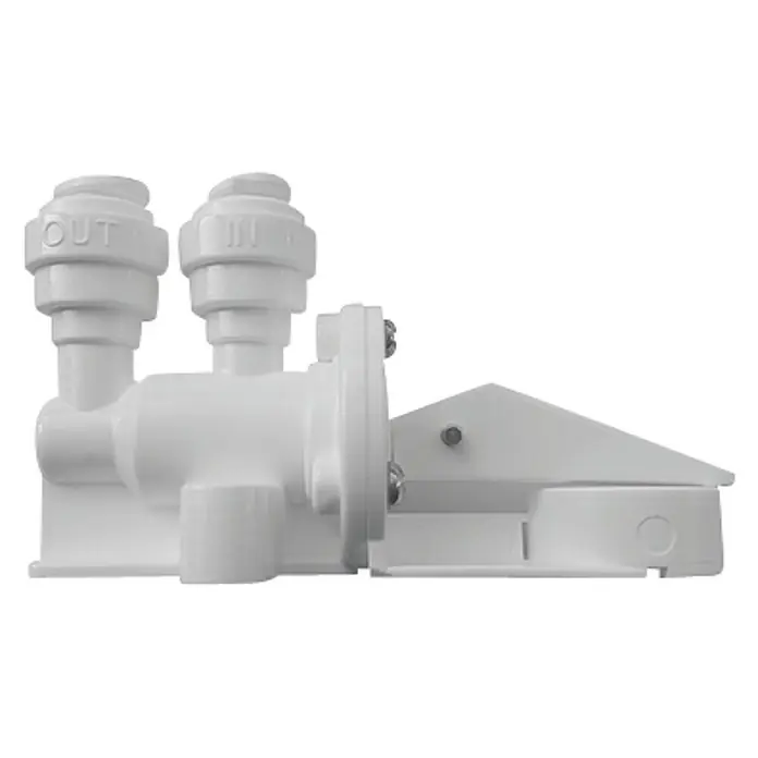 Bb agua Sensor de fuga de agua - Apto para: Equipos de ósmosis - La imagen muestra un accesorio de entrada de agua blanco etiquetado como "OUT" e "IN", que se usa típicamente en sistemas de purificación o filtración de agua.