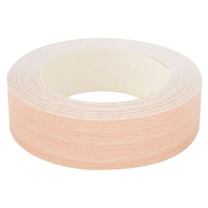 Maderas Daganzo Canto Haya - 2 m x 22 mm - Primer plano de un rollo de chapa de madera, destacando el grano natural de la madera y la textura lisa del producto.