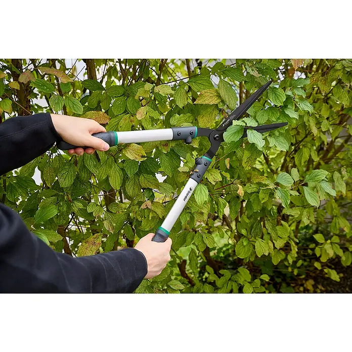 Gardol Comfort Heckenschere GDH65Antihaftbeschichtet Use Shot