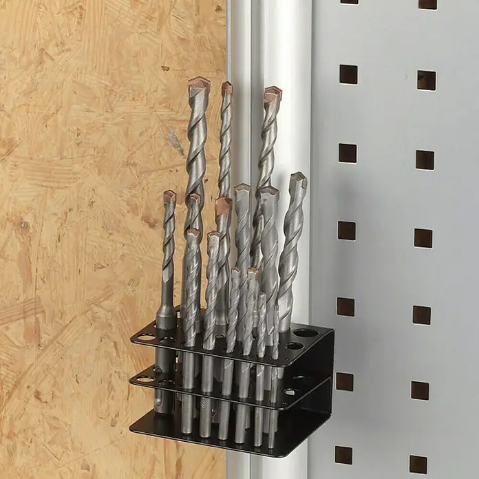 Wolfcraft Soporte portaherramientas - Apto para: Puntas - Un soporte con brocas para concreto de varios tamaños, bien sujeto a un tablero perforado. Práctico para guardar herramientas.