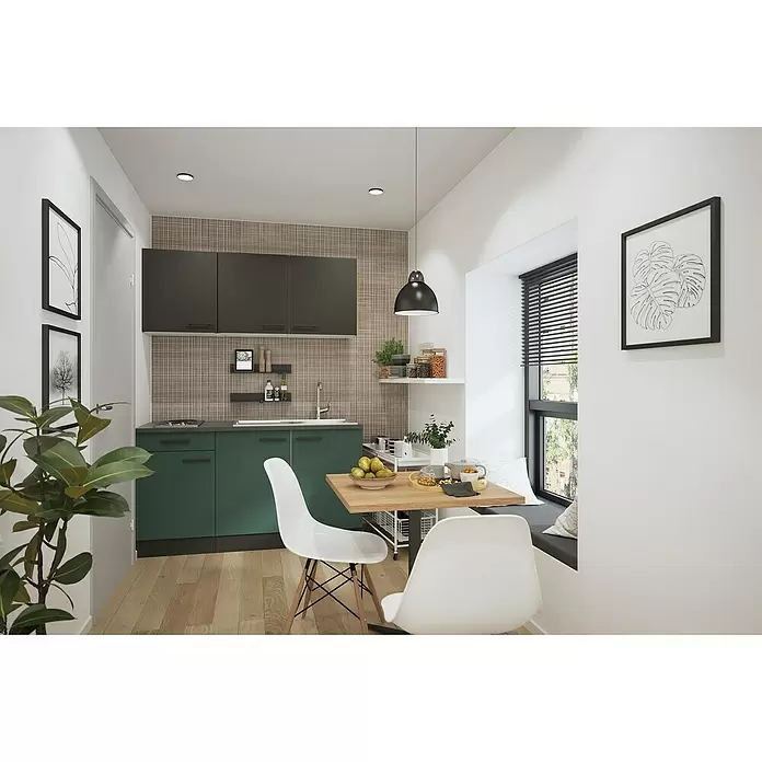 Optifit Madrid420 Singleküche Typ 1 - Breite: 150 cm, Steingrün/Anthrazit, Mit Elektrogeräten - Kompakter Küchen-Essbereich mit grünen Unterschränken, dunkelgrauen Hängeschränken, Holztisch, weißen Stühlen und Fensterbank.
