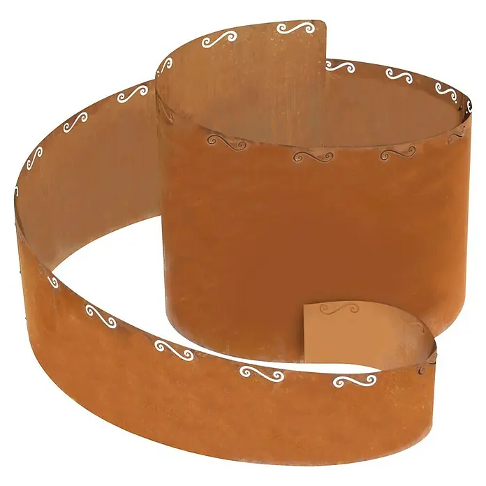 Bellissa Kräuterspirale Corten - 130 x 140 x 80 cm - Nahaufnahme einer Kupferskulptur mit eleganten, geschwungenen Formen und filigranen Verzierungen, die ein warmes, künstlerisches Ambiente vermittelt.