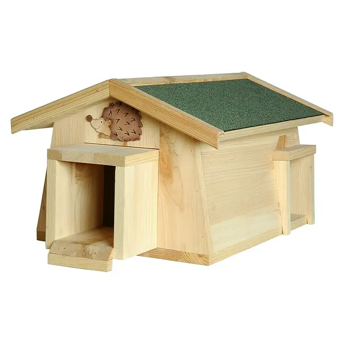 Dobar Igelhaus Mecki - 54 x 35 x 26 cm, Schleuse - Dieses Bild zeigt ein Igelhaus aus Holz mit grünem Dach und einem Igelmotiv an der Vorderseite. Es ist eine sichere Unterkunft für Igel im Garten.
