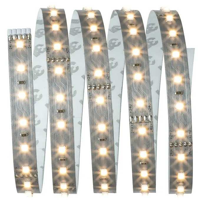 Paulmann MaxLED 500 Tira LED MaxLED Kit 500 - Largo: 1,5 m, Color de luz: Blanco cálido, 10 W, 825 lm - Primer plano de una tira de LED con luces blancas cálidas y respaldo adhesivo. Ideal para iluminación de acento.